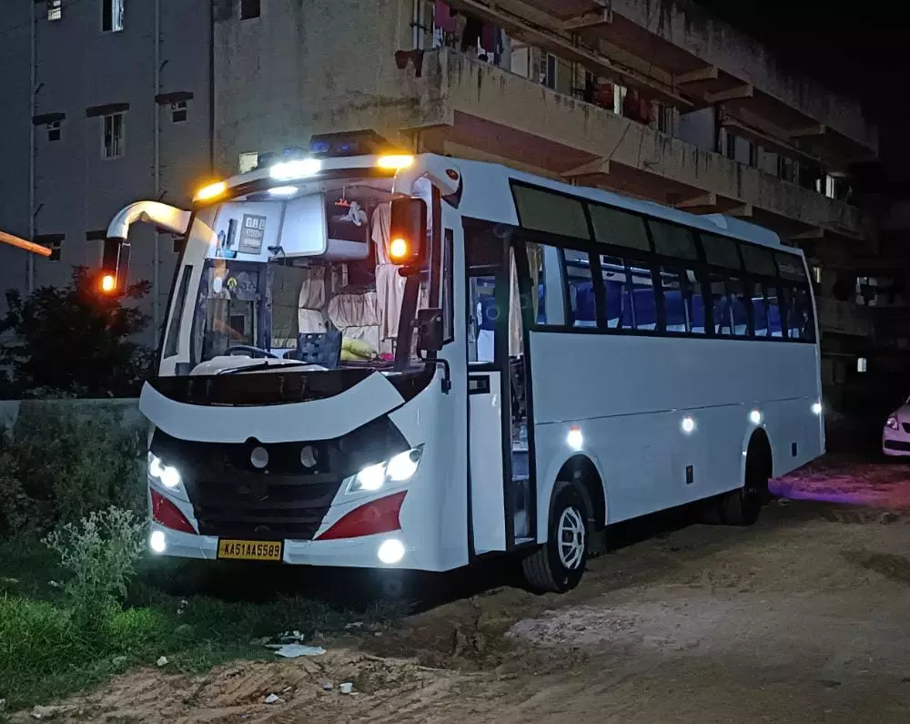 33 Seater Bus